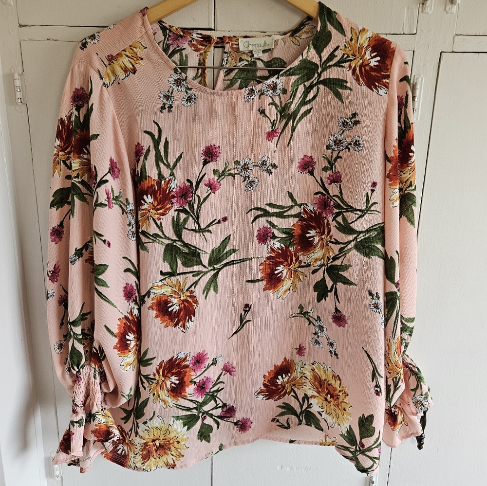 Chenaults long sleeved ruffle light pink floral blouse Size XL